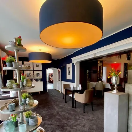 מלון Parkhotel 4*