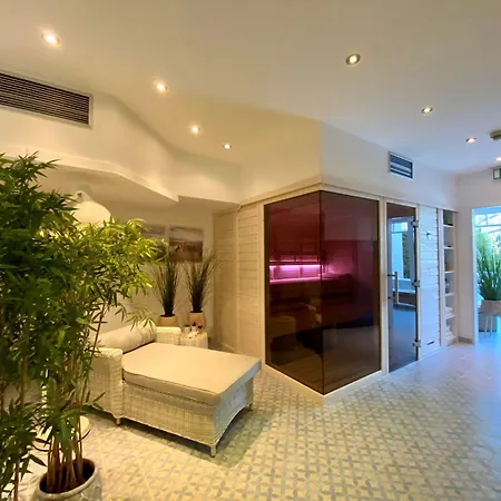 Parkhotel מלון 4*