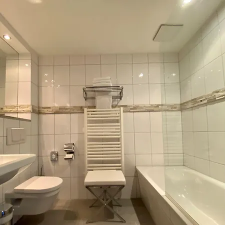 Parkhotel מלון 4*